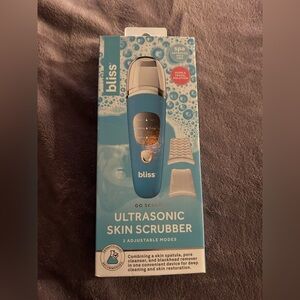 Bliss Ultrasonic Skin Scrubber - Sky Blue